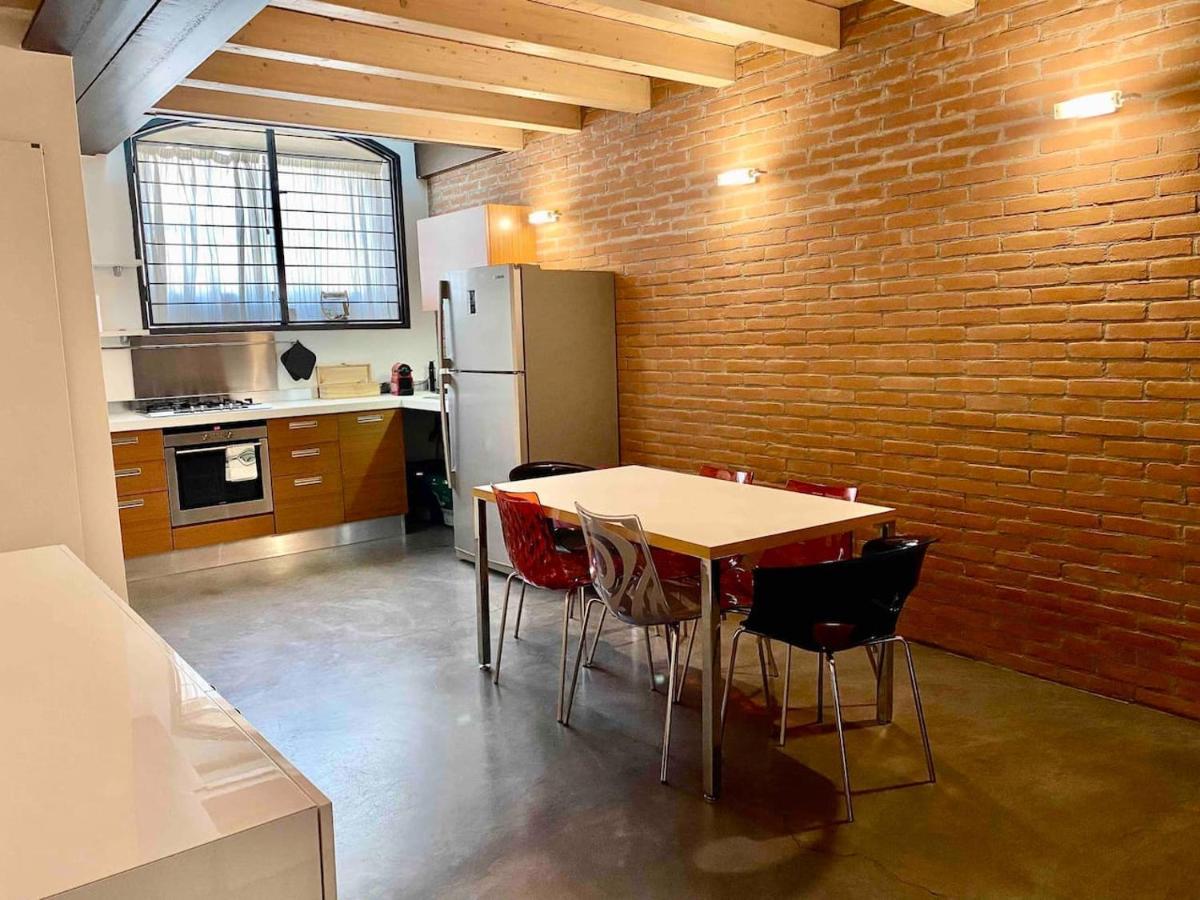 Luxury Industrial Apt Vicino Al Centro Con Garage Brescia Buitenkant foto